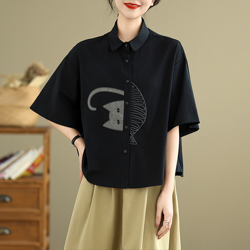 Ing 100% pamutból, egyszínű, hímzés és applikációk részletekkel, bő szabás, rövid ujjú