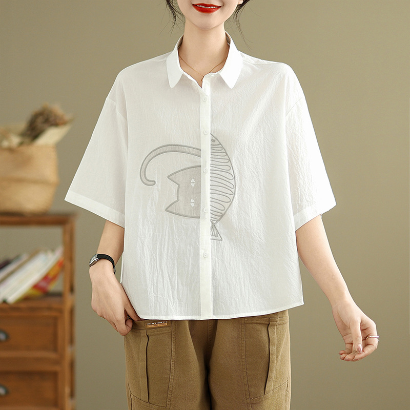 Ing 100% pamutból, egyszínű, hímzés és applikációk részletekkel, bő szabás, rövid ujjú