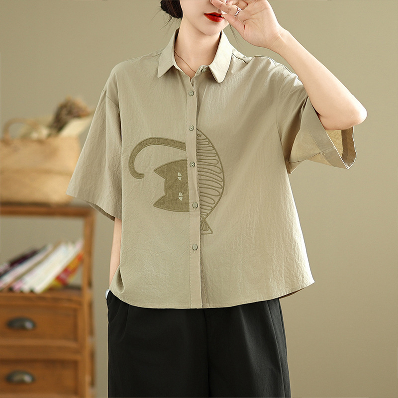 Ing 100% pamutból, egyszínű, hímzés és applikációk részletekkel, bő szabás, rövid ujjú