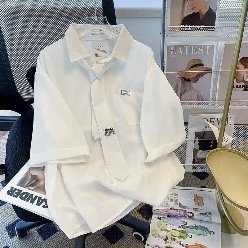 Muška košulja u korejskom stilu, široka silueta, kratki rukavi, rever, jednobojni uzorak, acetat vlakna i smjesa poliestera, džep detalj