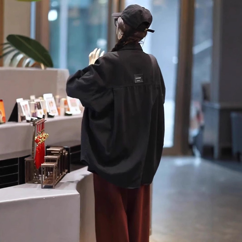 Риза (свободен силует; дълги ръкави; поло яка; средна дължина; полиестер)