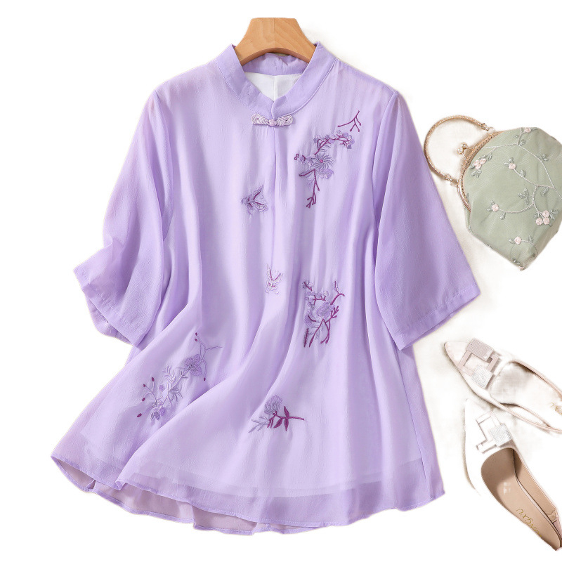 Cămașă relaxată din viscoză, broderie florală, mâneci scurte, guler înalt.