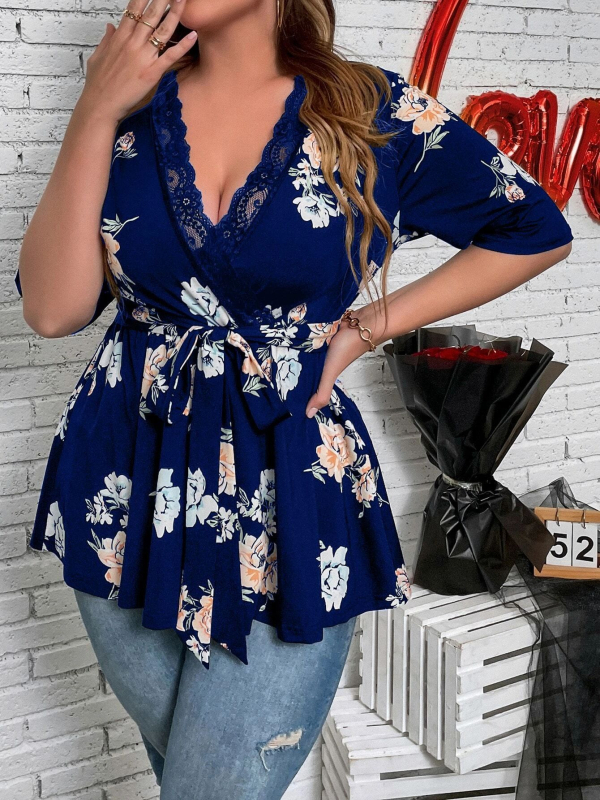 Ženska bluza s floralnim printom i V-izrezom, poliester, kratki rukavi, uski kroj