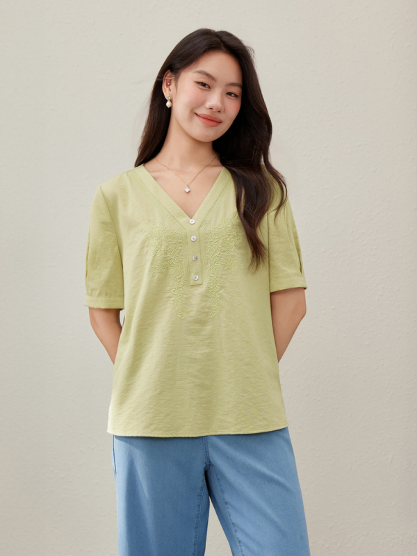 Μπλούζα με V‑λαιμό για γυναίκες σε Plus Size, βαμβακερή, κοντό μανίκι, πουλόβερ, κανονικό μήκος, κομψό στυλ, Καλοκαίρι 2025