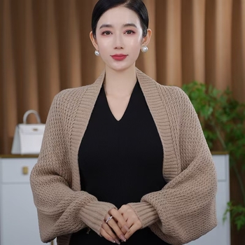 Naiste kootud šalli-kardigan – akrüül/sünteetiline vill, triibuline muster, pikad varrukad, soe sügis-talve rõivas