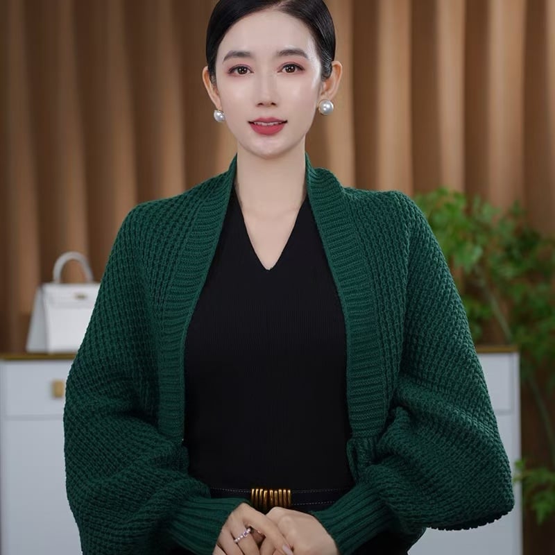 Naiste kootud šalli-kardigan – akrüül/sünteetiline vill, triibuline muster, pikad varrukad, soe sügis-talve rõivas