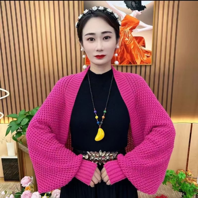 Naiste kootud šalli-kardigan – akrüül/sünteetiline vill, triibuline muster, pikad varrukad, soe sügis-talve rõivas