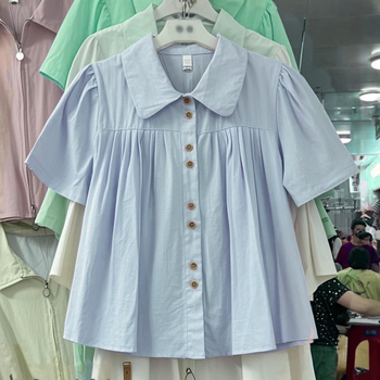 Košeľa s krátkymi rukávmi vo francúzskom štýle, voľný strih (polyester; 3D vzor; golier typu bábika; zapínanie na gombíky v jednej rade)