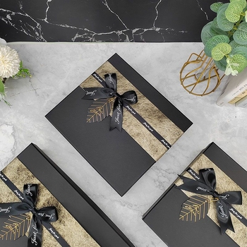 Ajándék doboz speciális papírból, egyszerű és modern stílus, logónyomtatás elérhető, ideális születésnapi és karácsonyi ajándékokhoz