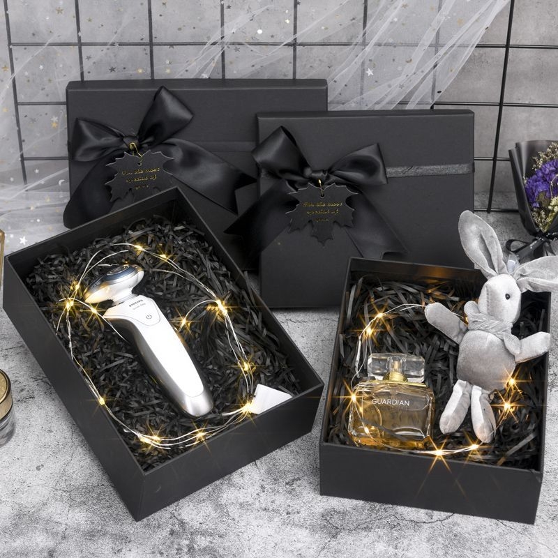 Dāvanas soma Ins stilā - izsmalcināta iepakošana, vienkāršs un mūsdienīgs stils, nano izstrāde, logotipa druka iespējama, zīmols Unique, materiāls Jam, piemērots dzimšanas dienai