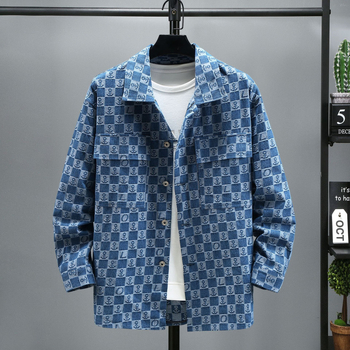 Denim dzseki, laza szabású, ingnyakú gallérrel, hosszú ujjú, egysoros gombolású, fedőzsebes zsebek