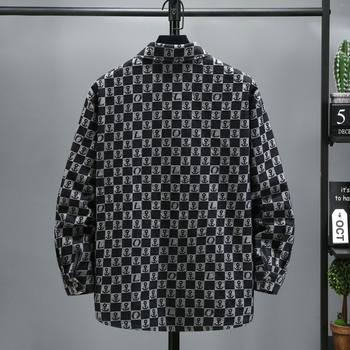 Denim dzseki, laza szabású, ingnyakú gallérrel, hosszú ujjú, egysoros gombolású, fedőzsebes zsebek