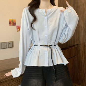 Cămașă de damă cu mâneci lungi, poliester 90–95%, guler rotund, mâneci 3/4, croială lejeră, deschidere frontală cu nasturi