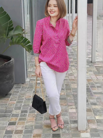 Naistele pikkade varrukatega särk sügise-talviseks hooajaks, lainete-punkti trükk, polo krae, 3/4 varrukad, keskmise pikkusega polüester