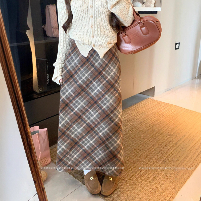 Magas derekú kockás szoknya, midi hosszú, poliészter, őszi 2025, irodalmi retro stílus