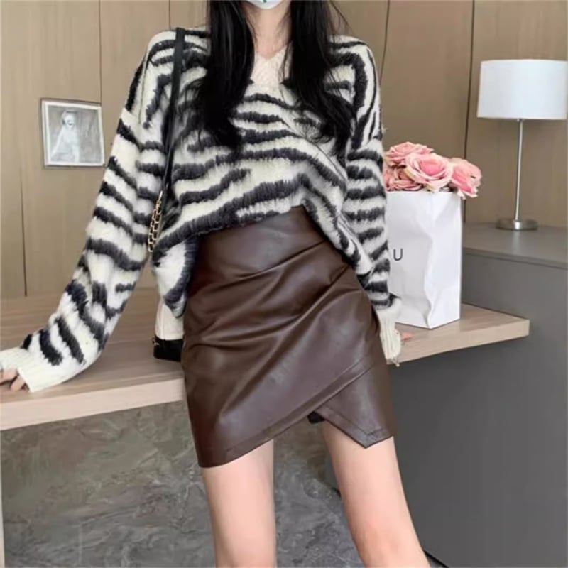 Suknja s A-linijom, kratka, jednofarbni PU materijal, udio PU 70–80%, street fashionista stil