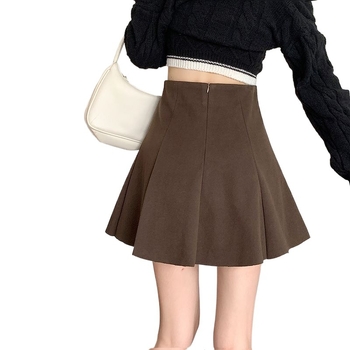 Rovná krátka sukňa z PVC tkaniny s 30-50% modalového vlákna, elasticita Hit, jar 2025, štýl Royal sister (Private server socialite)