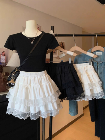 Čipkasta tutu suknja, visoki struk (kratka duljina; 70-80% glavni materijal; 2. materijal: čipka; djevojački stil)