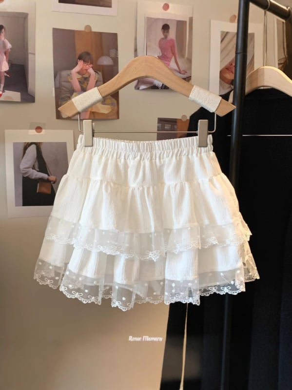 Čipkasta tutu suknja, visoki struk (kratka duljina; 70-80% glavni materijal; 2. materijal: čipka; djevojački stil)