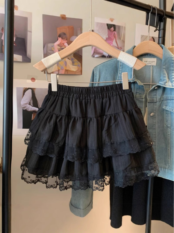 Čipkasta tutu suknja, visoki struk (kratka duljina; 70-80% glavni materijal; 2. materijal: čipka; djevojački stil)