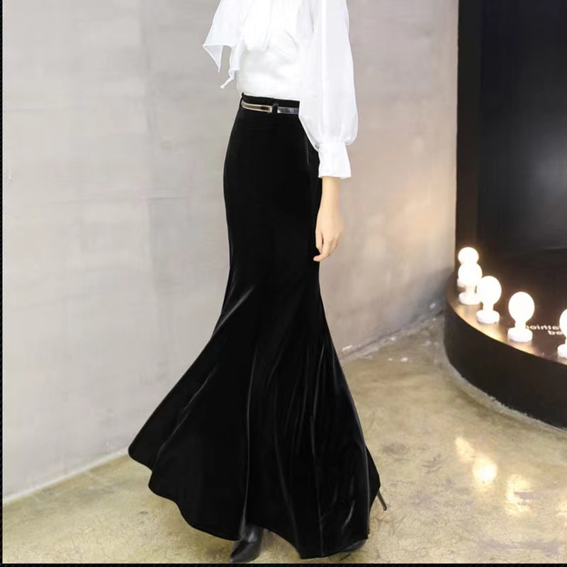 Suknja s ribljim repom od baršuna, visok pojas, midi duljina, jednobojni materijal, mješavina poliester-spandeks, jesensko-zimska kolekcija 2024