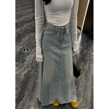 Duga džins suknja s visokim strukom, oprani denim, zatvarač i džepovi, proljeće 2025.