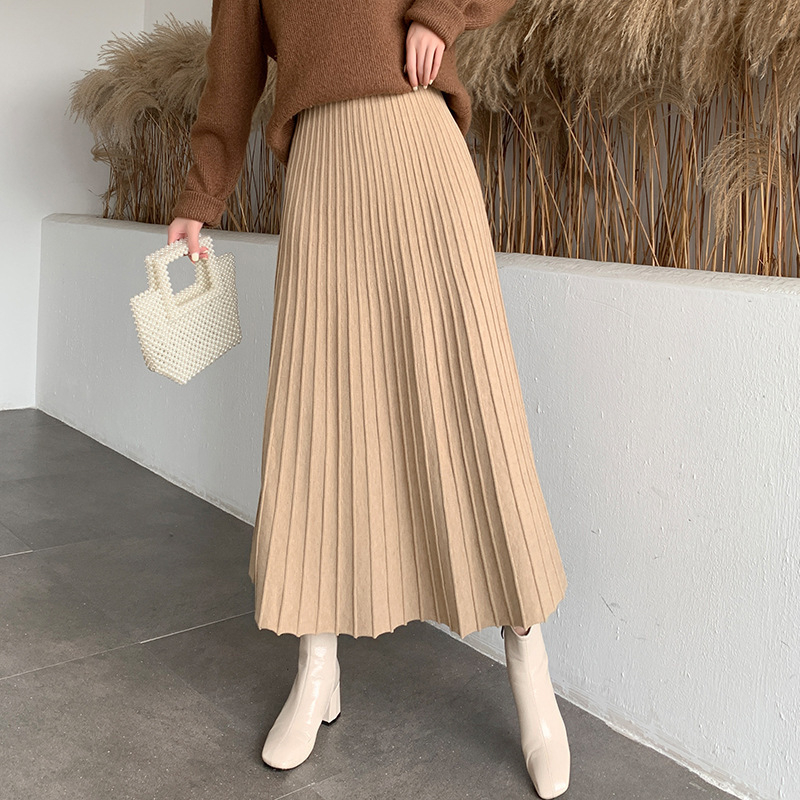 Dlhá rozšírená sukňa, jednofarebný vzor, zmes polyesteru a elastanu, patchwork prevedenie, zimná kolekcia 2025