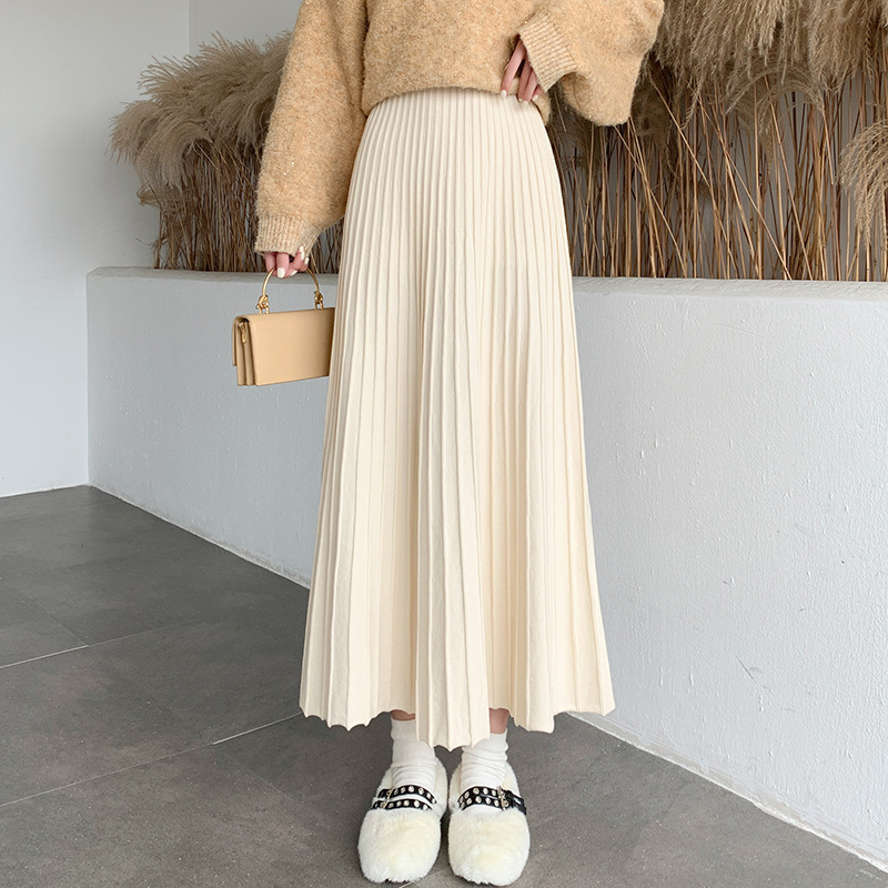 Dlhá rozšírená sukňa, jednofarebný vzor, zmes polyesteru a elastanu, patchwork prevedenie, zimná kolekcia 2025