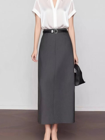 Fustă de costum, talie înaltă, croială dreaptă, lungime medie, amestec lână-Lyocell, cu despicare