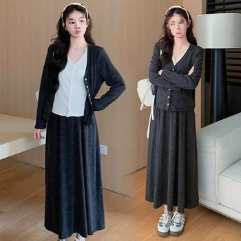 Kismama két részes szett – Chenille anyag, 50–70% Spandex, hosszú ujjú felső és szoknyás kosztüm, Japán–Koreai lazább stílus, őszi–téli szezon