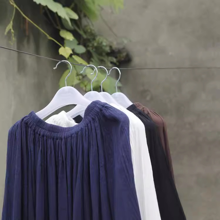 Moteriška medvilninė ilga klostuota sijonas - 90–95% medvilnės, literatūrinio retro stiliaus