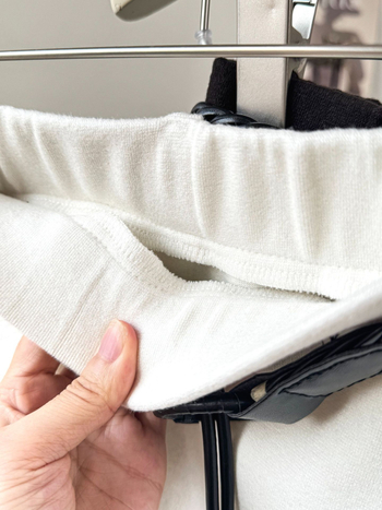 A linijos poliesterio sijonas, ilgos, literatūros retro stiliaus, šiek tiek tamprios