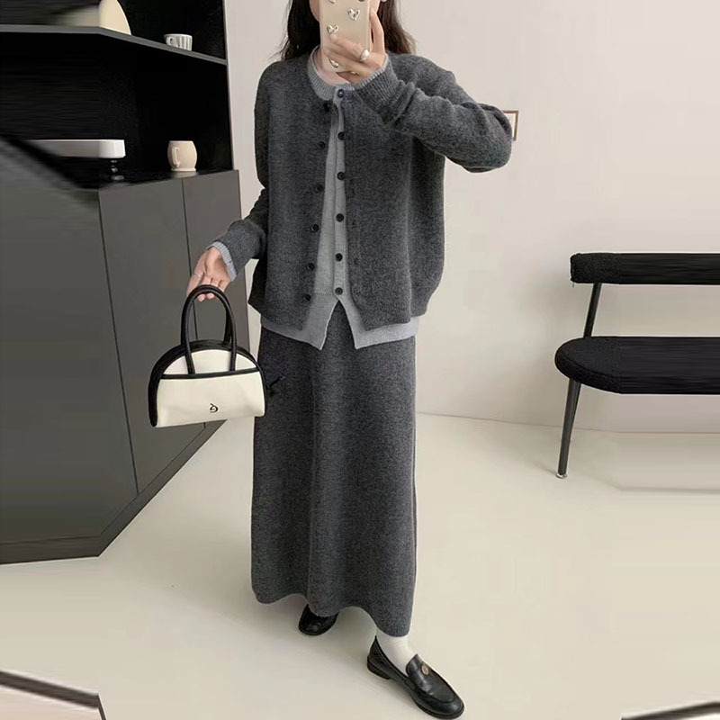 Megztas kardiganas ir sijono komplektas, ilgomis rankovėmis, midi sijonas, rudens 2024 išleidimas, poliesterio/akrilo mišinys, koliažo dizaino