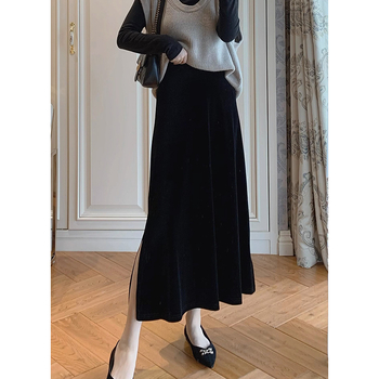 Fustă midi velur, croială A-line, culoare solidă (Model solid; Material: velur; Țesătură: poliester; Lungime: midi; Sezon: iarna 2024)