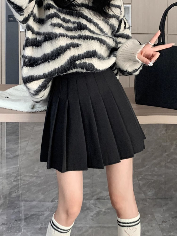 Fustă plisată în formă A cu talie înaltă, colecția toamnă-iarnă 2023, material poliester 90–95%