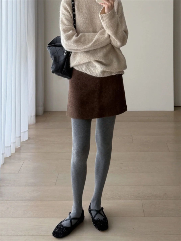 Fustă evazată tricotată din amestec bumbac-lână, conținut de lână sub 30%, iarna 2025