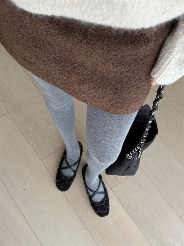 Fustă evazată tricotată din amestec bumbac-lână, conținut de lână sub 30%, iarna 2025