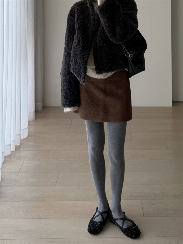 Fustă evazată tricotată din amestec bumbac-lână, conținut de lână sub 30%, iarna 2025