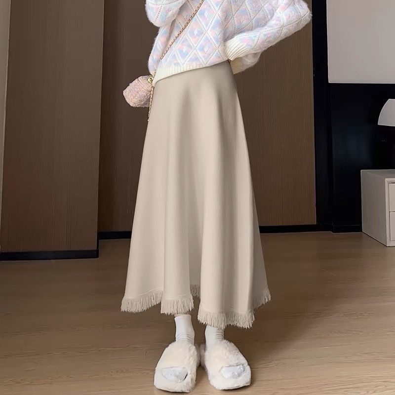 Sukňa s A-líniou, vlnená midi dĺžka