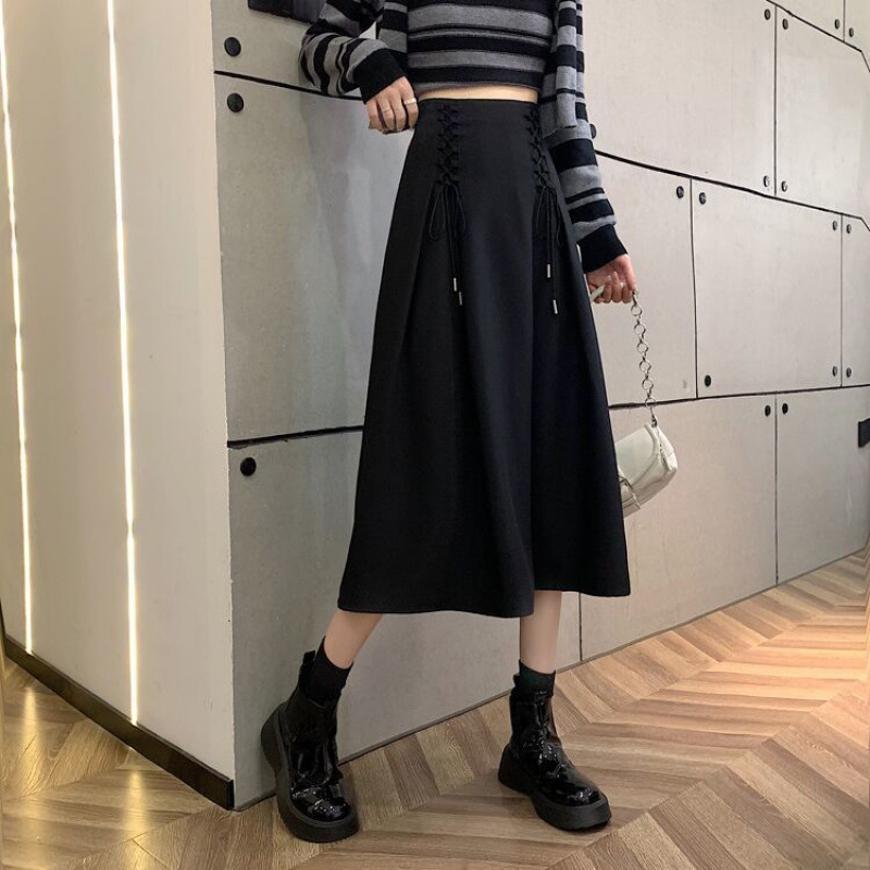 A-linijska suknja, jednostavan uzorak, poliester, srednje duljine, jesen 2023