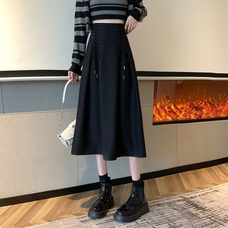 A-linijska suknja, jednostavan uzorak, poliester, srednje duljine, jesen 2023