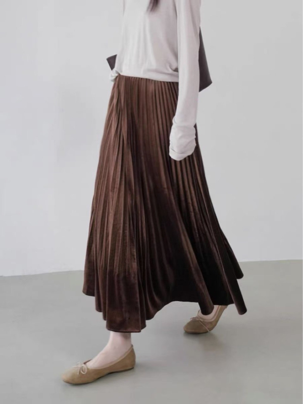 Fustă lungă evazată din catifea plisată, Mercerized, amestec lână-spandax, model 20213, iarna 2025