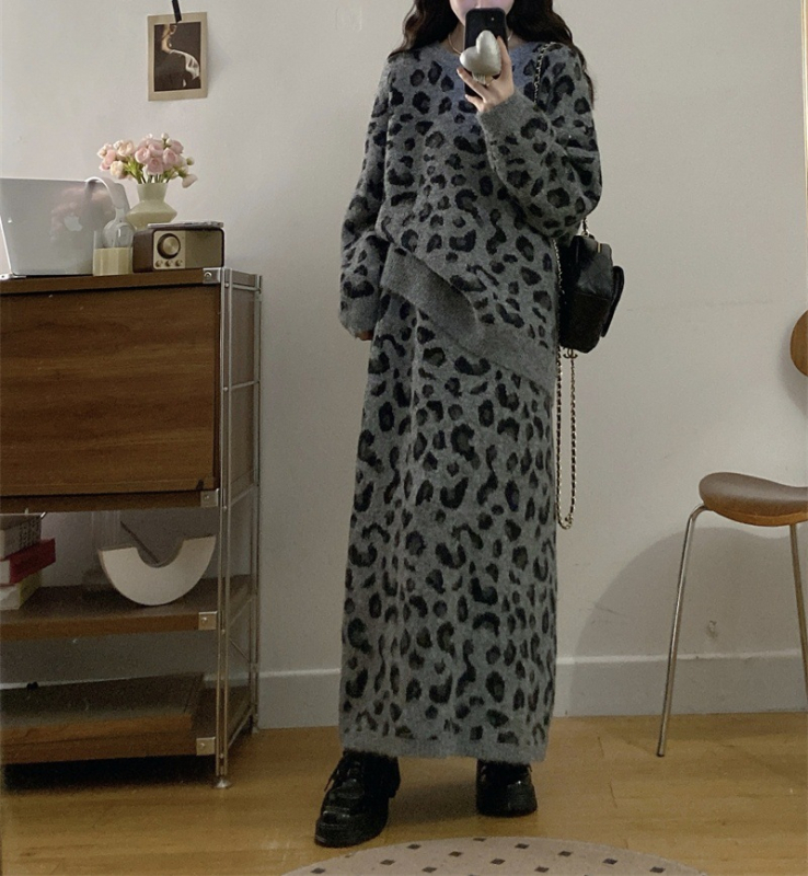 Ženski dvodijelni set od pletene tkanine s leopard printom, retro stil, dugi rukavi, srednja duljina, akril i najlon