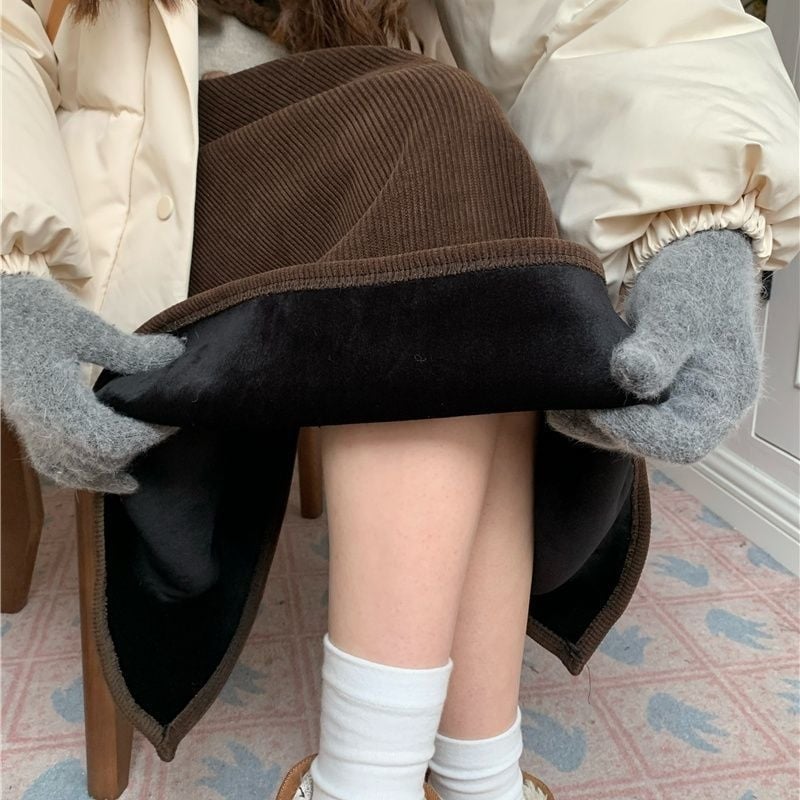 Corduroy suknja A-linije, srednja duljina, 90–95% poliester, Zima 2024