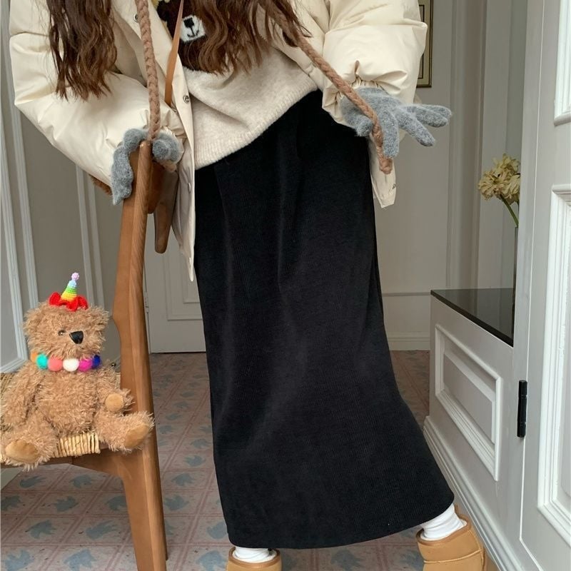 Corduroy suknja A-linije, srednja duljina, 90–95% poliester, Zima 2024