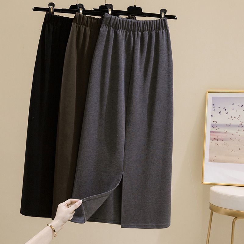 Fustă tip A-line, talie înaltă, deschidere în față, lungime medie, țesătură chenille-spandex