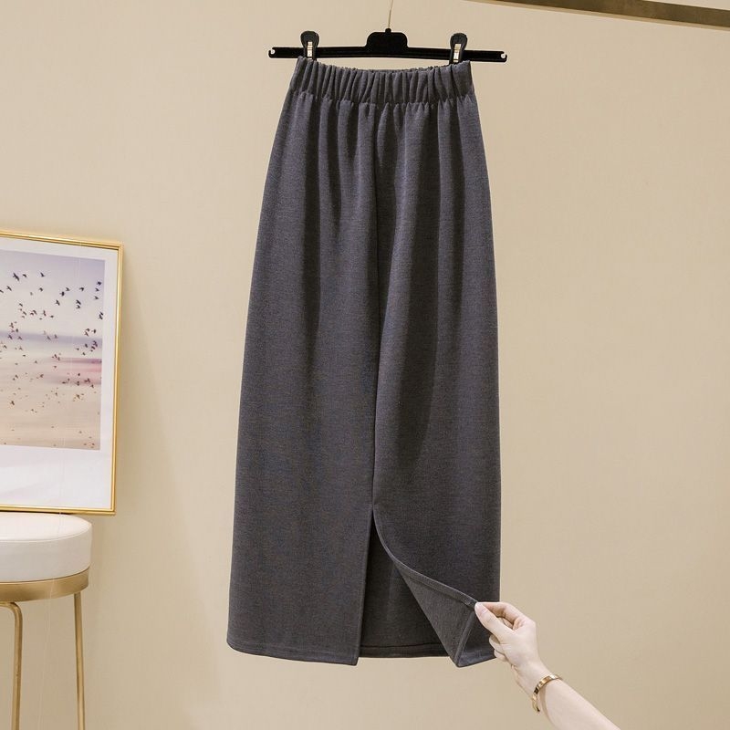 Fustă tip A-line, talie înaltă, deschidere în față, lungime medie, țesătură chenille-spandex