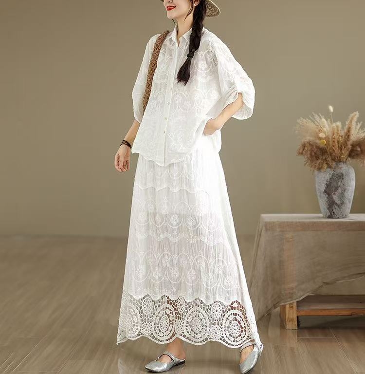 Set de femei: top brodat cu dantelă și fustă lungă evazată, model floral, bumbac, 90–95% bumbac