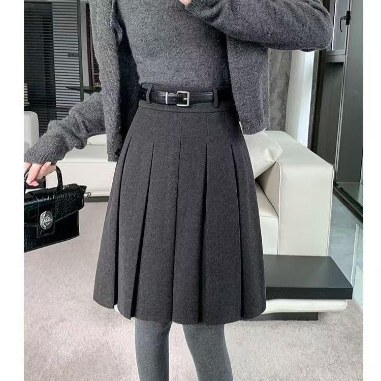 Plisirana midi suknja od pamukasto-mije tkanine, mikroelastična, jesen 2025