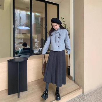 Fustă plisată lungă din lână, textură zbârcită, conținut poliester 50–70%